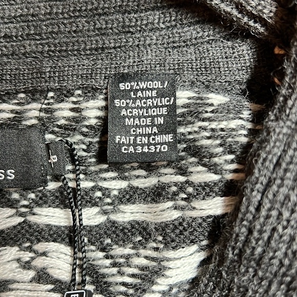 BILL Blass Wool Blend Shawl Neck Sweater Size Large NWT - Picture 7 of 9